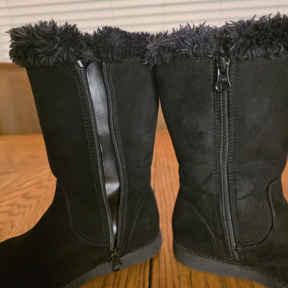 Cat &‎ Jack Black Faux-Suede Kids Winter Boots with Faux Fur Cuff and Side Zip